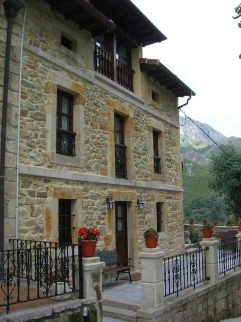Apartamentos Rurales La Husteriza Руэнес Экстерьер фото